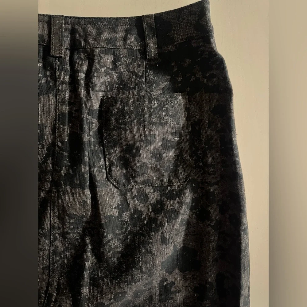 Banana Republic Black Floral jean Skirt - Picture 8 of 8